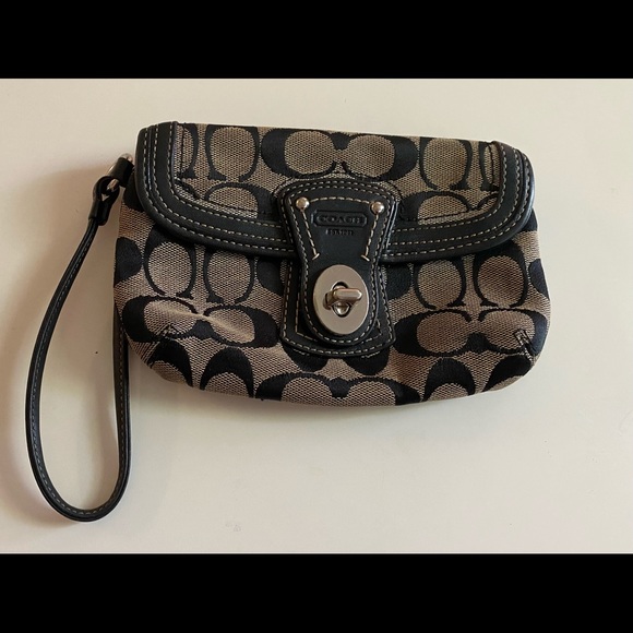 Small black coach clutch - Picture 1 of 5